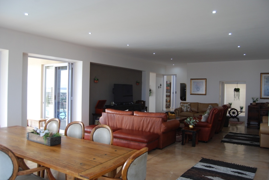 5 Bedroom Property for Sale in Country Club Western Cape
